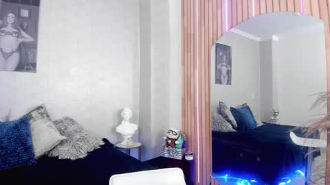 AlmaBella online show from February 3, 2025, 3:17 pm