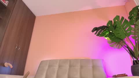 Snapshot of almacastillo2 chatting on October 30, 2025, 1:29 am Alma Castillo online show from October 30, 2025, 1:29 am