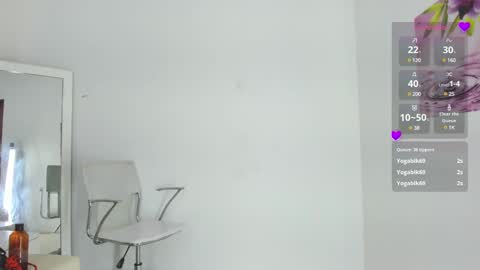 Snapshot of almasaennz chatting on December 19, 2024, 2:01 am online show from December 19, 2024, 2:01 am