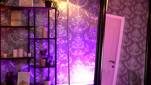 Snapshot of almavelia chatting on November 28, 2025, 8:11 pm Alma online show from November 28, 2025, 8:11 pm