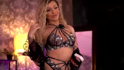 Snapshot of almavelia chatting on November 29, 2025, 7:50 pm Alma online show from November 29, 2025, 7:50 pm