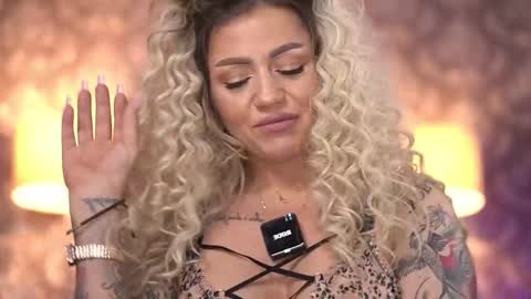 Snapshot of almavelia chatting on January 7, 2026, 9:50 pm Alma online show from January 7, 2026, 9:50 pm