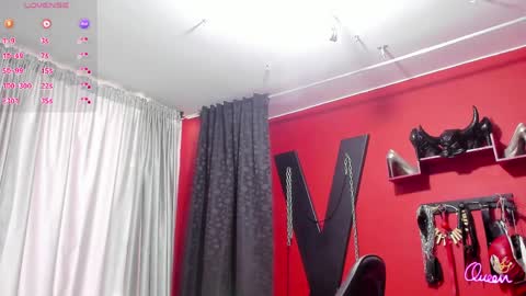 Snapshot of almazz_ chatting on April 4, 2026, 7:33 pm Santy online show from April 4, 2026, 7:33 pm