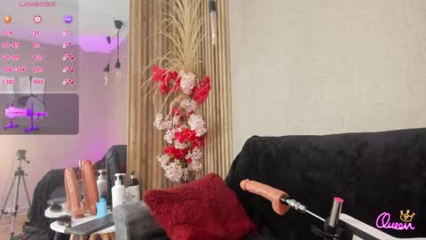 Snapshot of almazz_ chatting on April 18, 2026, 10:32 pm Santy online show from April 18, 2026, 10:32 pm