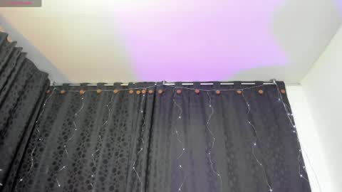 Snapshot of almazz_ chatting on May 2, 2026, 8:25 pm Santy online show from May 2, 2026, 8:25 pm