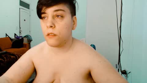 Almond online show from September 14, 2025, 10:09 pm