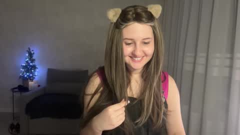 Snapshot of almostinnocent_ chatting on January 8, 2026, 4:48 am Anna online show from January 8, 2026, 4:48 am