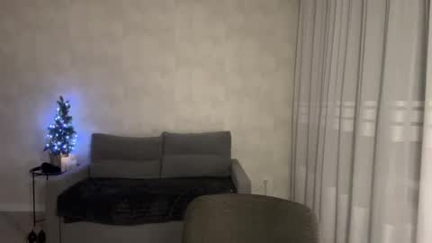 Snapshot of almostinnocent_ chatting on January 8, 2026, 10:56 pm Anna online show from January 8, 2026, 10:56 pm