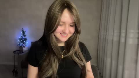 Snapshot of almostinnocent_ chatting on January 16, 2026, 4:44 pm Anna online show from January 16, 2026, 4:44 pm