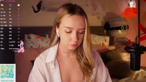 Snapshot of alodiaacomb chatting on October 27, 2025, 3:10 am Lia online show from October 27, 2025, 3:10 am