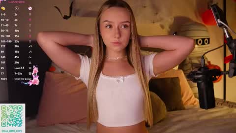 Snapshot of alodiaacomb chatting on October 29, 2025, 3:42 am Lia online show from October 29, 2025, 3:42 am