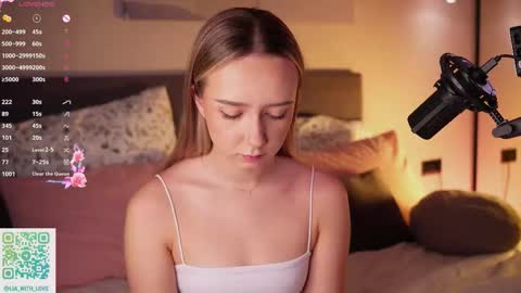 Snapshot of alodiaacomb chatting on November 26, 2025, 2:56 am Lia online show from November 26, 2025, 2:56 am