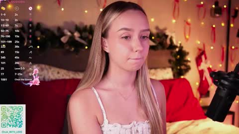 Snapshot of alodiaacomb chatting on December 16, 2025, 3:33 am Lia online show from December 16, 2025, 3:33 am