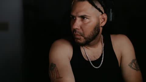 simplyfaded online show from July 4, 2026, 11:05 am
