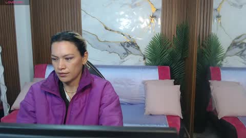 alonddra_tay online show from May 12, 2026, 11:40 am