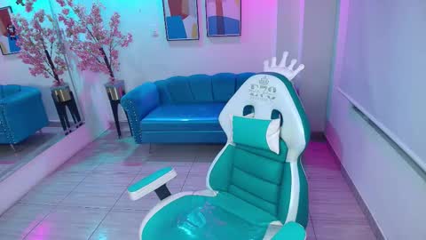 Alondra  online show from January 7, 2026, 3:42 am