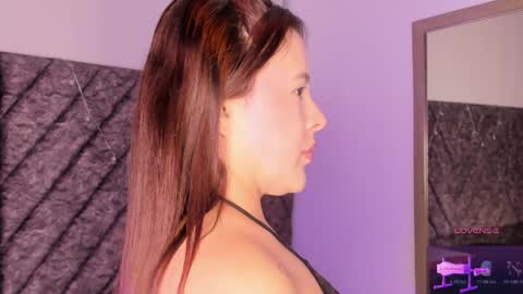 Snapshot of alondra_milff chatting on May 20, 2026, 2:29 am ALONDRAMILF online show from May 20, 2026, 2:29 am