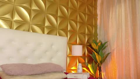 Hazel Bowie online show from April 8, 2026, 8:31 pm