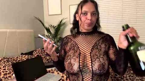 alongcamelexy online show from September 25, 2025, 1:53 am