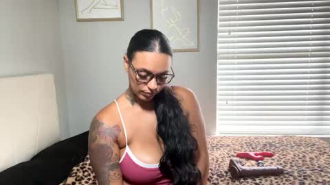 alongcamelexy online show from October 10, 2025, 7:13 pm
