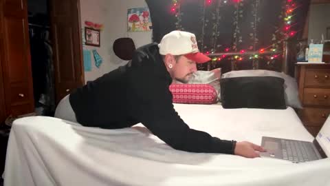 alphadomcole online show from December 17, 2025, 5:35 am