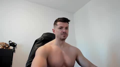 Snapshot of alphagodleatherking92 chatting on May 7, 2026, 7:25 am LeatherMaster online show from May 7, 2026, 7:25 am