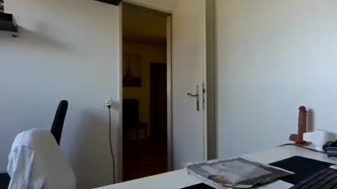 alphah_hunk online show from April 9, 2026, 10:31 am