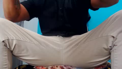 Sir dominant online show from October 20, 2025, 6:47 am