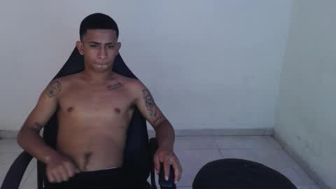 Snapshot of alphas_latins chatting on June 3, 2026, 7:08 pm alphas_latins online show from June 3, 2026, 7:08 pm