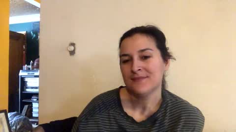 Snapshot of alvie_bones chatting on February 3, 2025, 2:45 pm Alvie online show from February 3, 2025, 2:45 pm