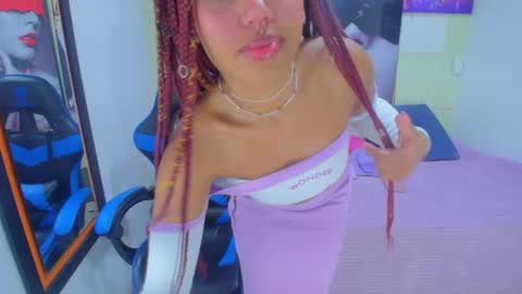 Snapshot of alya_gomez chatting on January 1, 2025, 6:06 pm online show from January 1, 2025, 6:06 pm