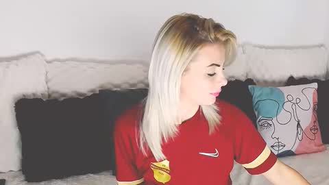 Snapshot of alyblonde chatting on November 8, 2025, 10:26 am aly online show from November 8, 2025, 10:26 am