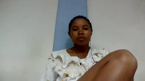 Snapshot of alydie7 chatting on July 4, 2026, 5:35 am alydie7 online show from July 4, 2026, 5:35 am