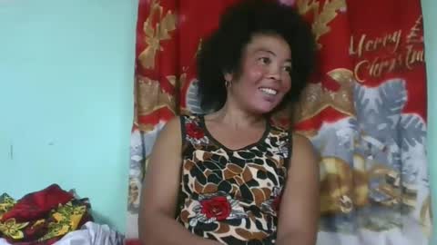 alypierette online show from November 1, 2025, 4:03 am