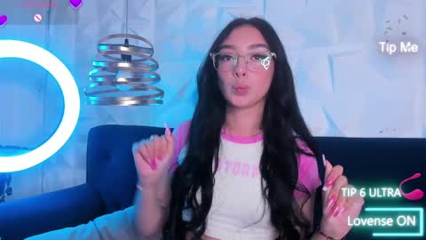 sopie online show from January 11, 2025, 2:04 pm