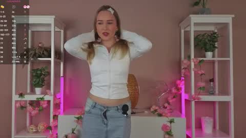 Snapshot of alyshaperkowski chatting on October 3, 2025, 7:55 pm Vanessa online show from October 3, 2025, 7:55 pm