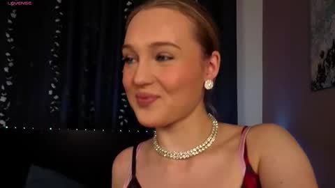 Snapshot of alyshaperkowski chatting on October 10, 2025, 6:07 pm Vanessa online show from October 10, 2025, 6:07 pm