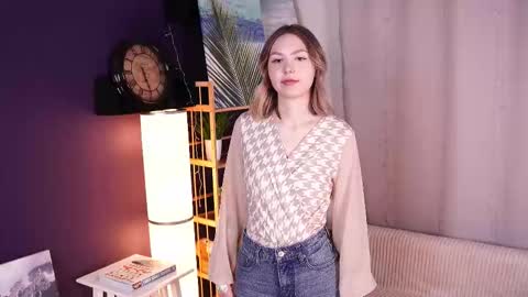 Kate online show from March 22, 2026, 3:32 am