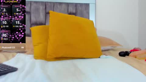 alyssia online show from November 26, 2025, 3:02 pm