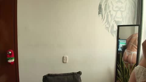 Snapshot of alyssia_wolds_1 chatting on November 10, 2025, 11:20 am alyssia wolds online show from November 10, 2025, 11:20 am