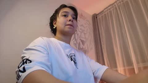 Snapshot of alyssia_wolds_1 chatting on November 19, 2025, 1:05 am alyssia wolds online show from November 19, 2025, 1:05 am