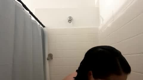 Alyssiaamorexo online show from October 31, 2025, 7:04 pm