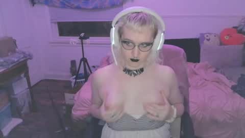 Snapshot of alyxiabewbs chatting on May 18, 2026, 2:29 am alyxiabewbs online show from May 18, 2026, 2:29 am