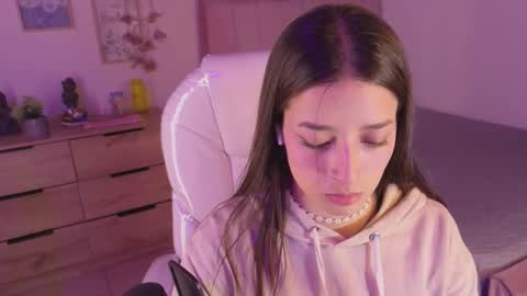 Snapshot of amaia_daniells chatting on November 19, 2025, 3:17 am B I A N C A online show from November 19, 2025, 3:17 am