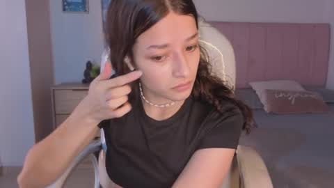 Snapshot of amaia_daniells chatting on December 5, 2025, 3:59 am B I A N C A online show from December 5, 2025, 3:59 am