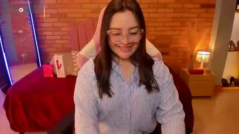 Snapshot of amaia_monet chatting on June 14, 2026, 1:13 pm Hi Im AmaiaHelp me reach 100 likes online show from June 14, 2026, 1:13 pm