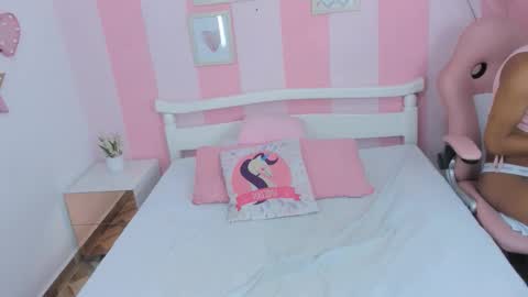 Snapshot of amaia_monroe chatting on December 5, 2025, 4:36 pm amaia_monroe online show from December 5, 2025, 4:36 pm