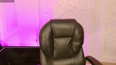 Amaia Haywood online show from November 19, 2025, 4:01 am