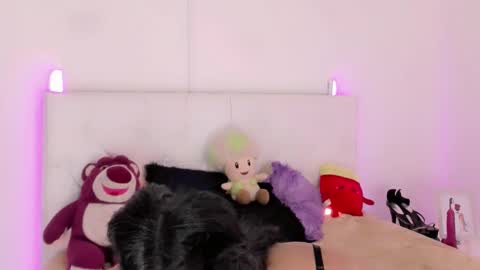 amal_baddel_ online show from November 14, 2025, 4:44 am