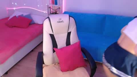 Snapshot of amala_lee chatting on January 3, 2025, 1:48 am Alice online show from January 3, 2025, 1:48 am